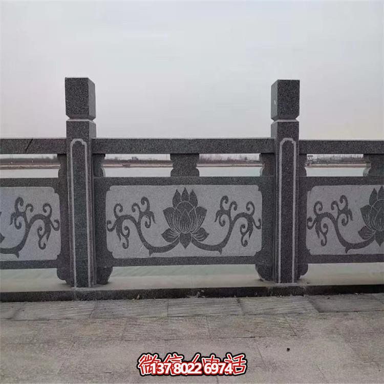 花崗巖護(hù)欄——完美結(jié)合精美雕刻與經(jīng)典欄桿扶手，為寺廟景點(diǎn)帶來外觀華麗的裝飾