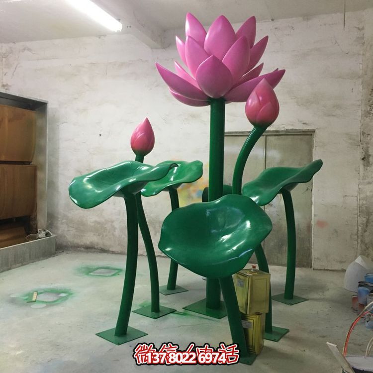 大型不銹鋼彩繪蓮花擺件，為游樂(lè)場(chǎng)、商場(chǎng)、戶外公園增色