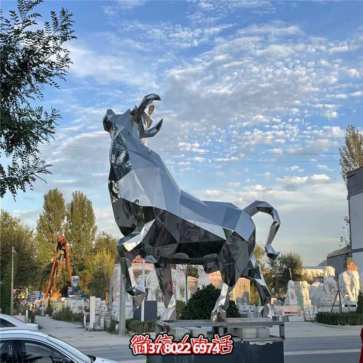 大型不銹鋼牛雕塑，拋光切面