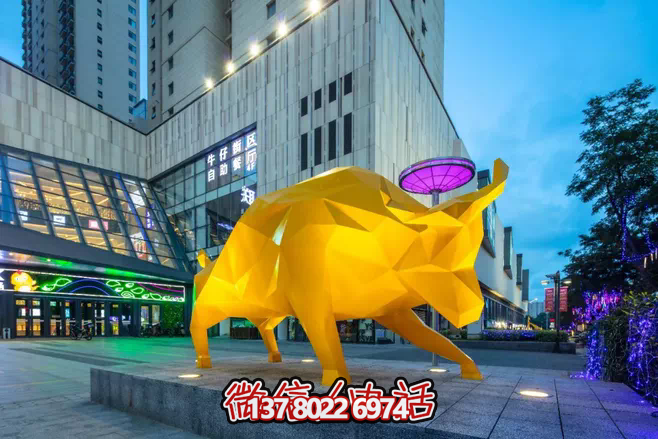 玻璃鋼彩繪雕塑讓你的廣場現象級創意牛！