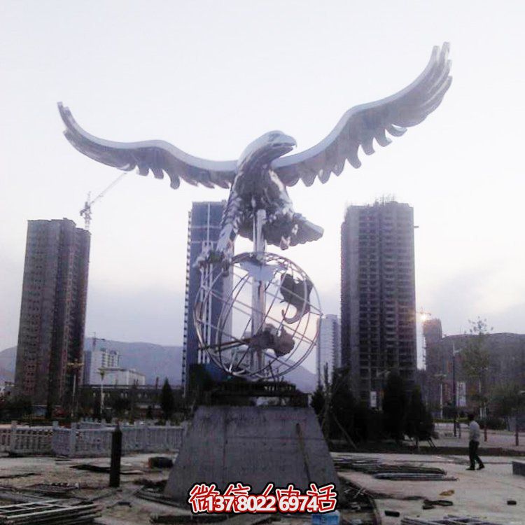 不銹鋼老鷹雕塑，點綴戶外園林景觀