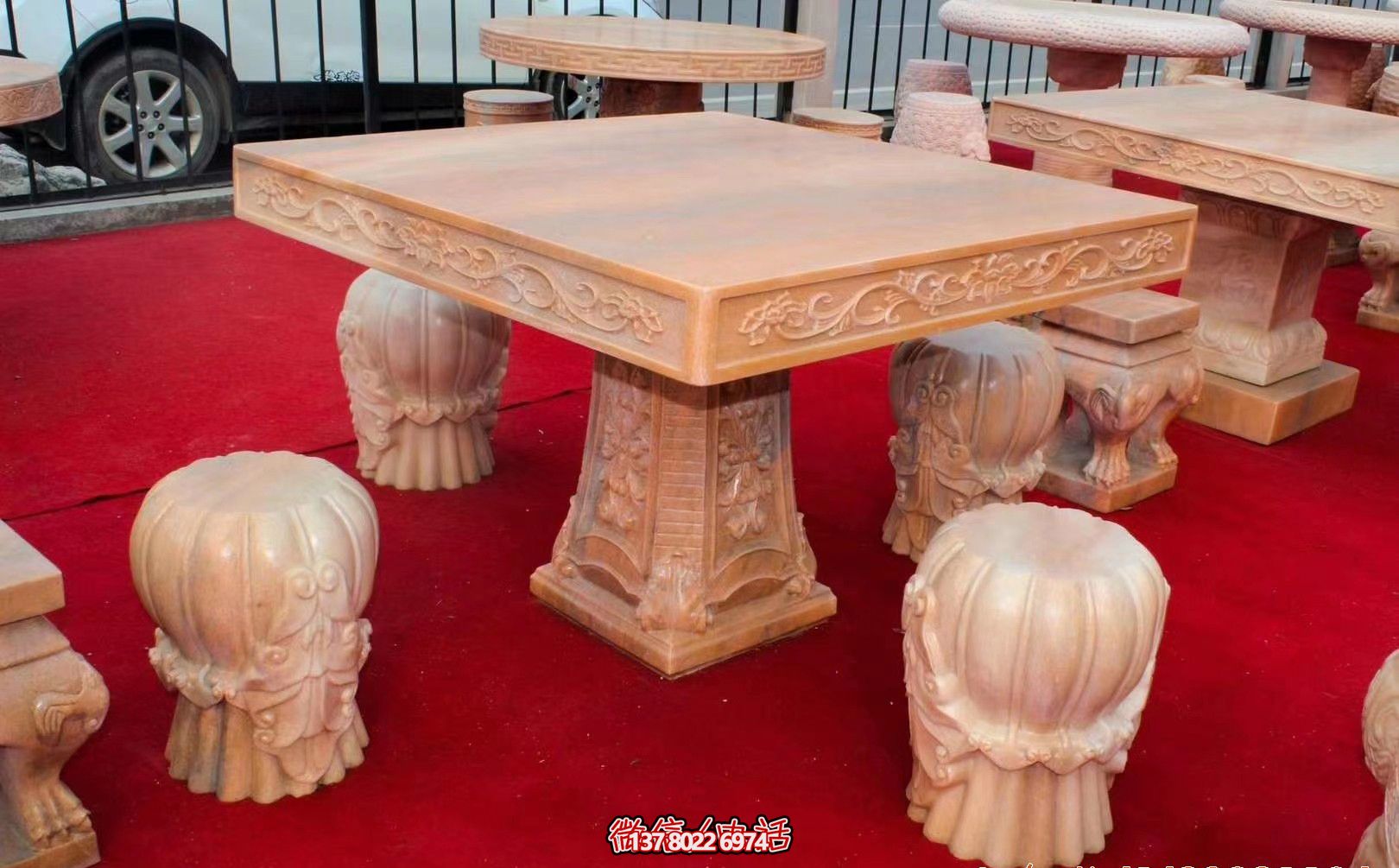 紅色方形石桌凳,欣賞晚霞雕塑,點亮花園廣場 紅色方形石桌凳,欣賞晚霞雕塑,點亮花園廣場