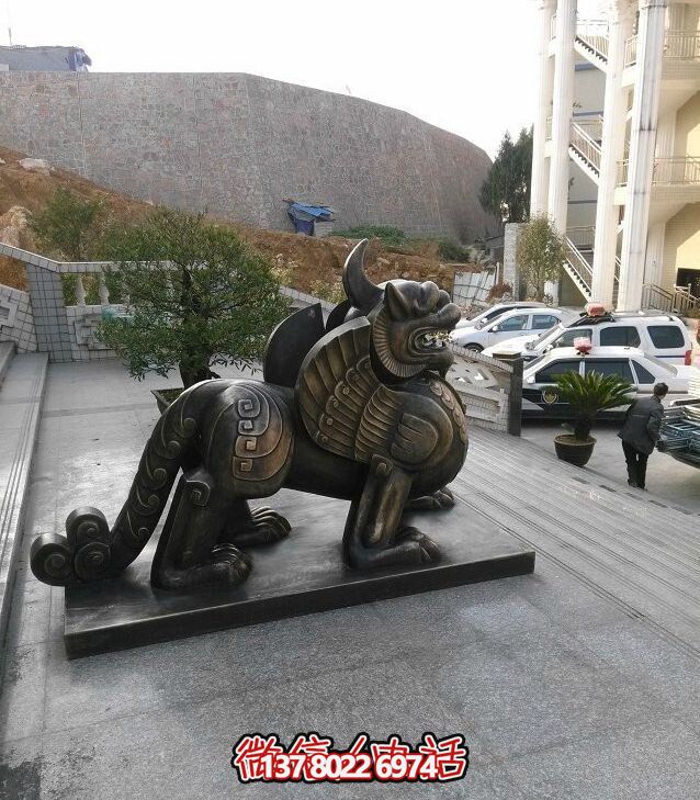 景區(qū)里擺放的銅色的玻璃鋼彩繪獨(dú)角獸雕塑 景區(qū)里擺放的銅色的玻璃鋼彩繪獨(dú)角獸雕塑